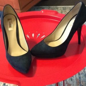 GENTLY USED ZARA HEEL WITH 1/2 INCH PLATFORM